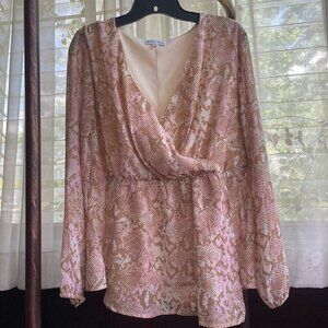NWOT Ophelia Roe Plunging Deep V Wrap Top Snakeskin Beige Pink Print Size Medium